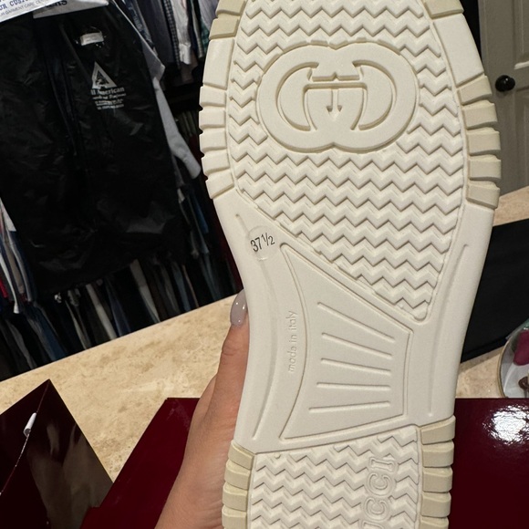 NWT Gucci sneakers 37 1/2 - Picture 6 of 8
